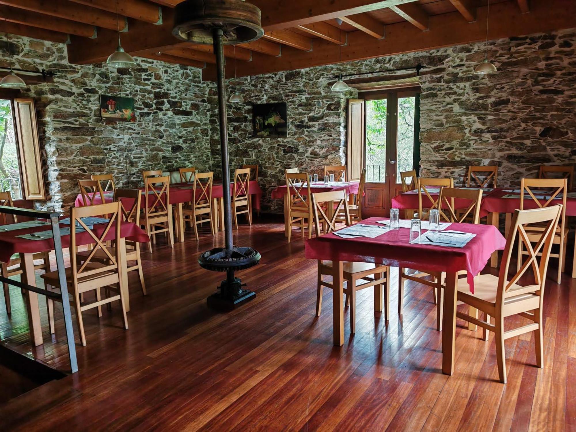 Acea Do Bubal Guest House Os Peares ภายนอก รูปภาพ