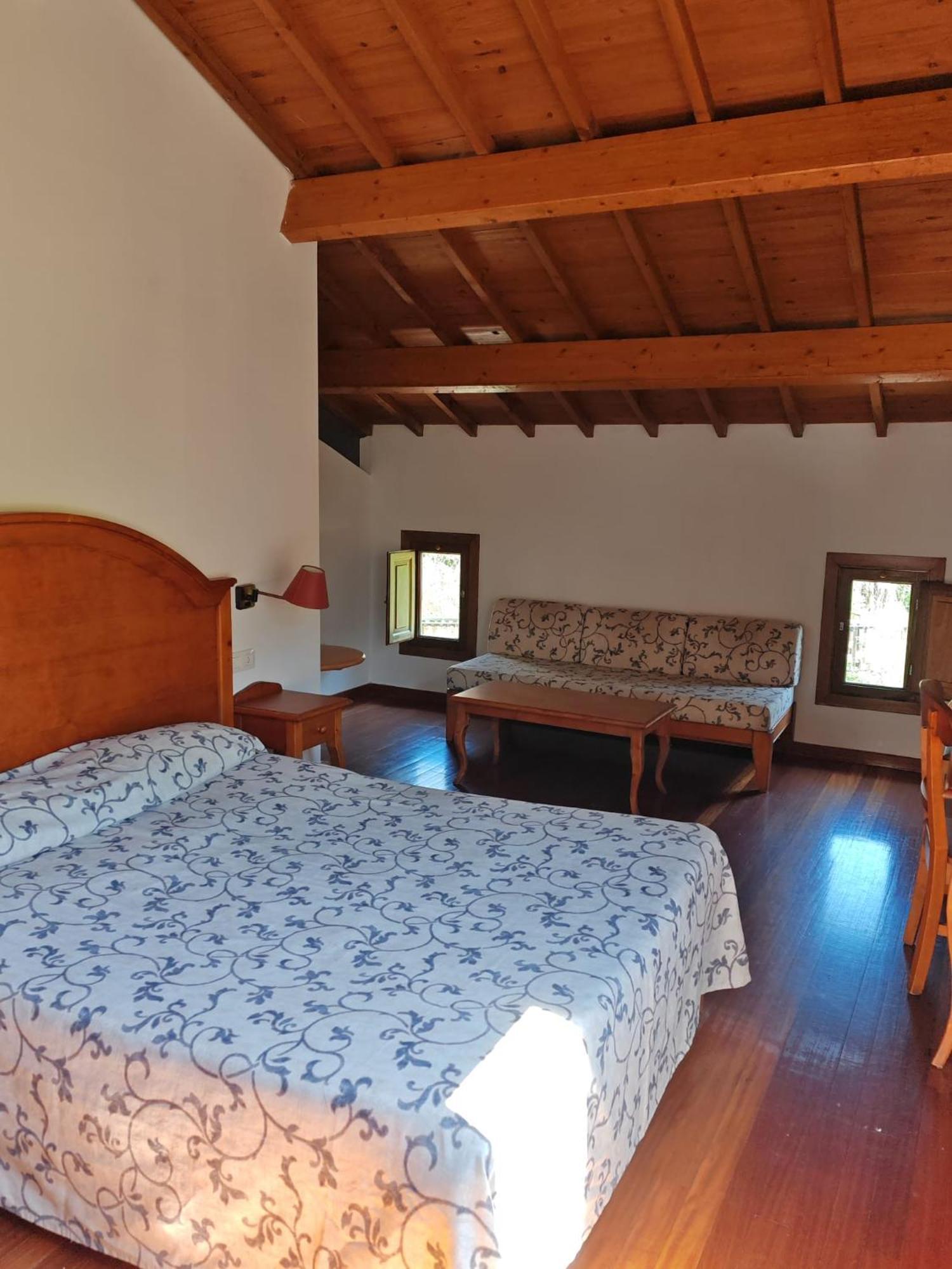 Acea Do Bubal Guest House Os Peares ภายนอก รูปภาพ