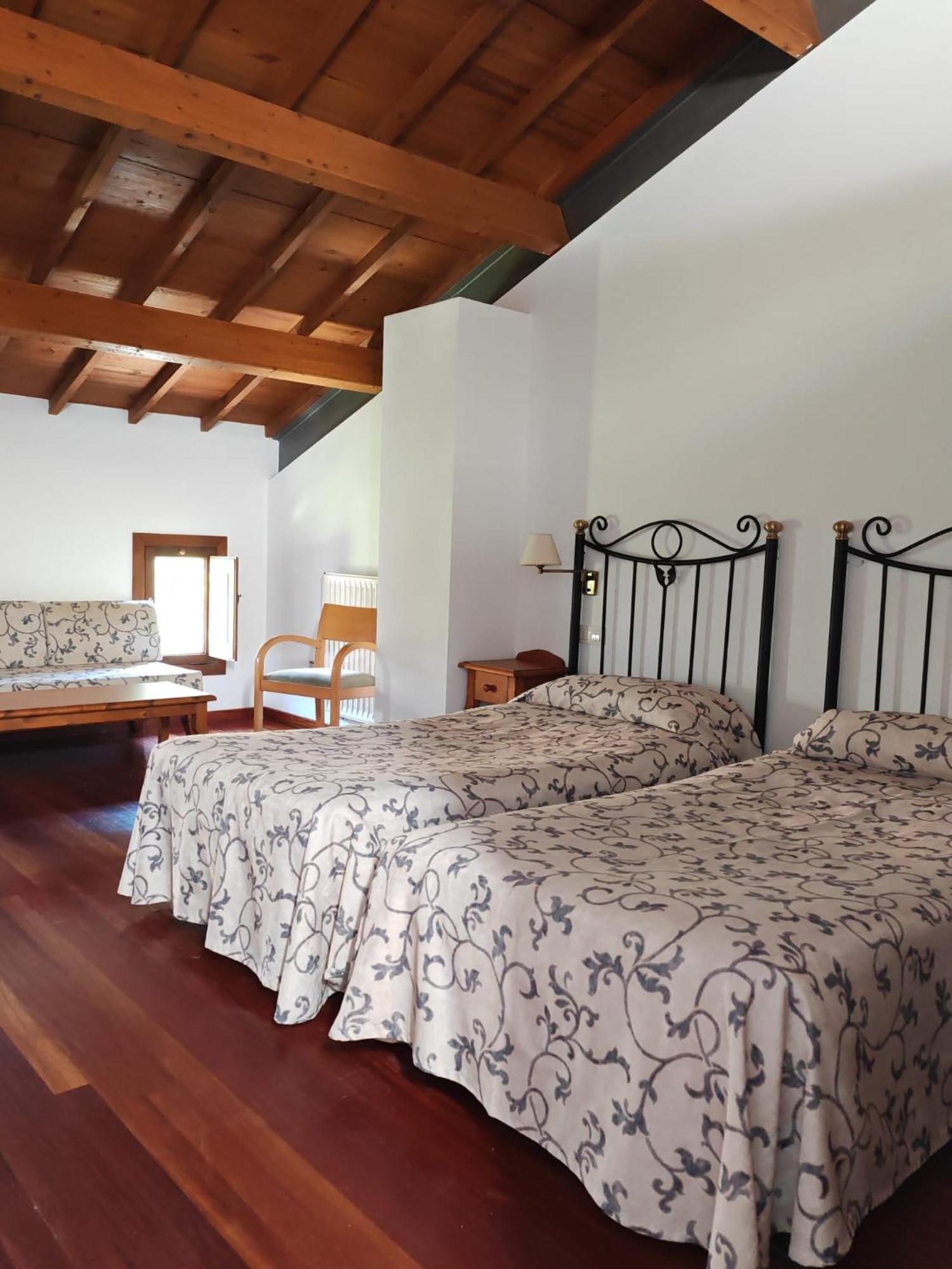 Acea Do Bubal Guest House Os Peares ภายนอก รูปภาพ